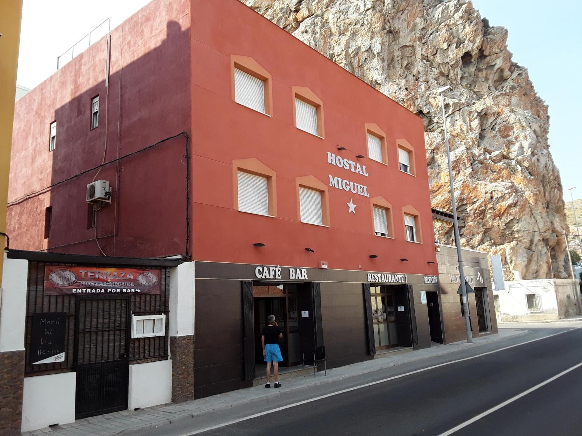 Hostal Miguel Calahonda Εξωτερικό φωτογραφία